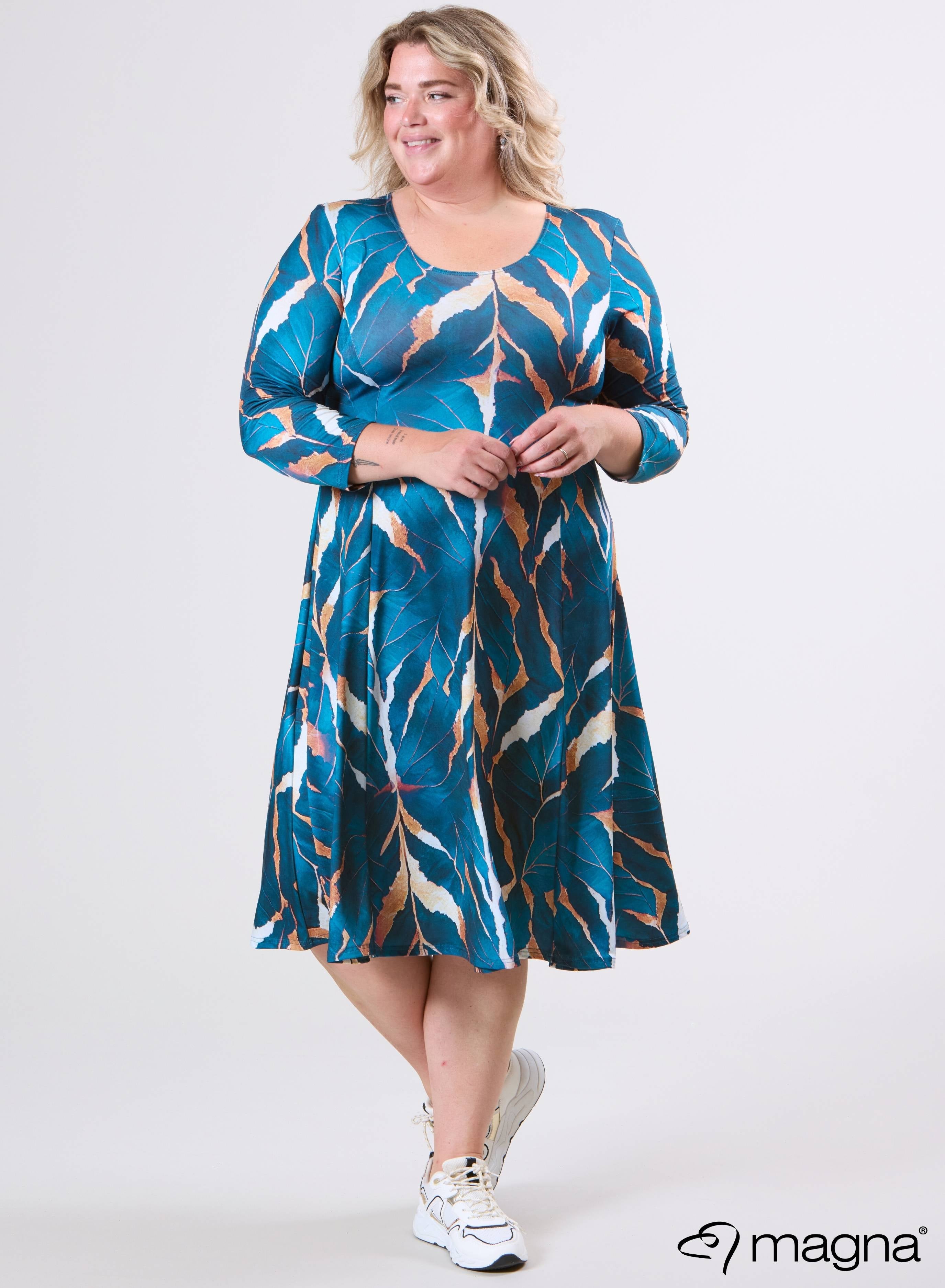 Magna Lange A-lijn Jurk met Print Autumn Leave Petrol Blauw