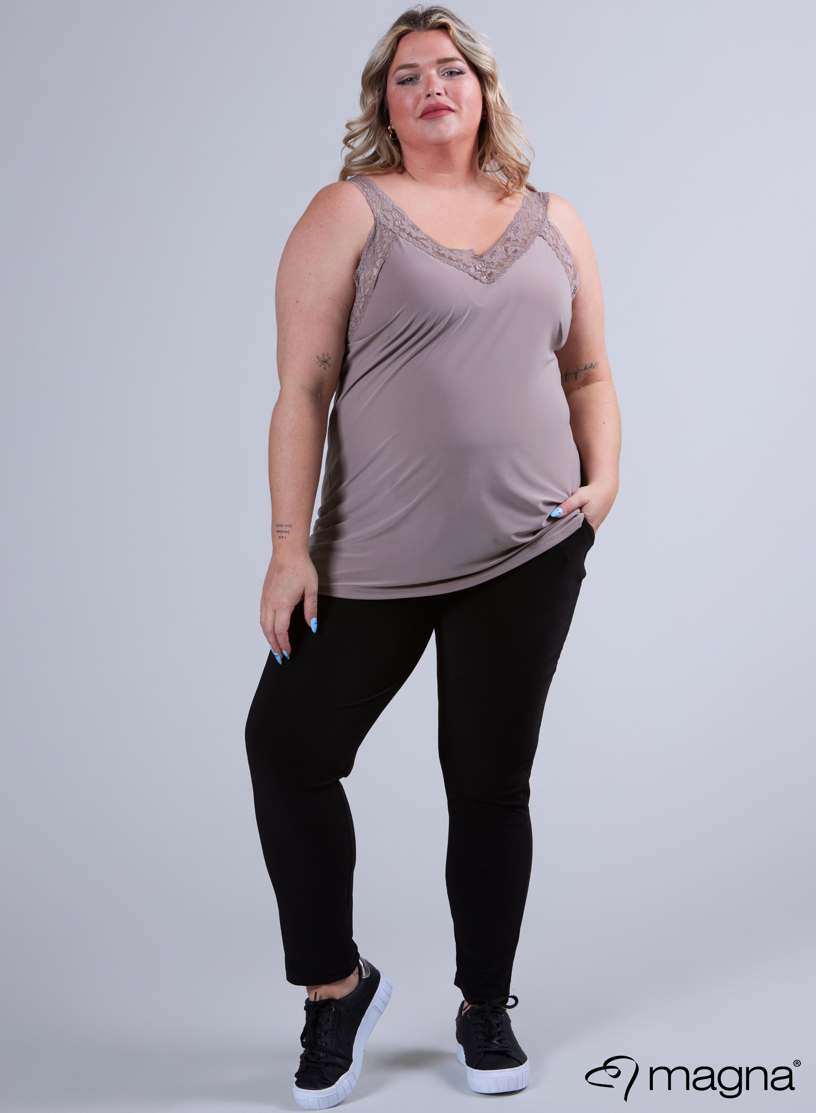 Magna Short Lace Top Solid Sand