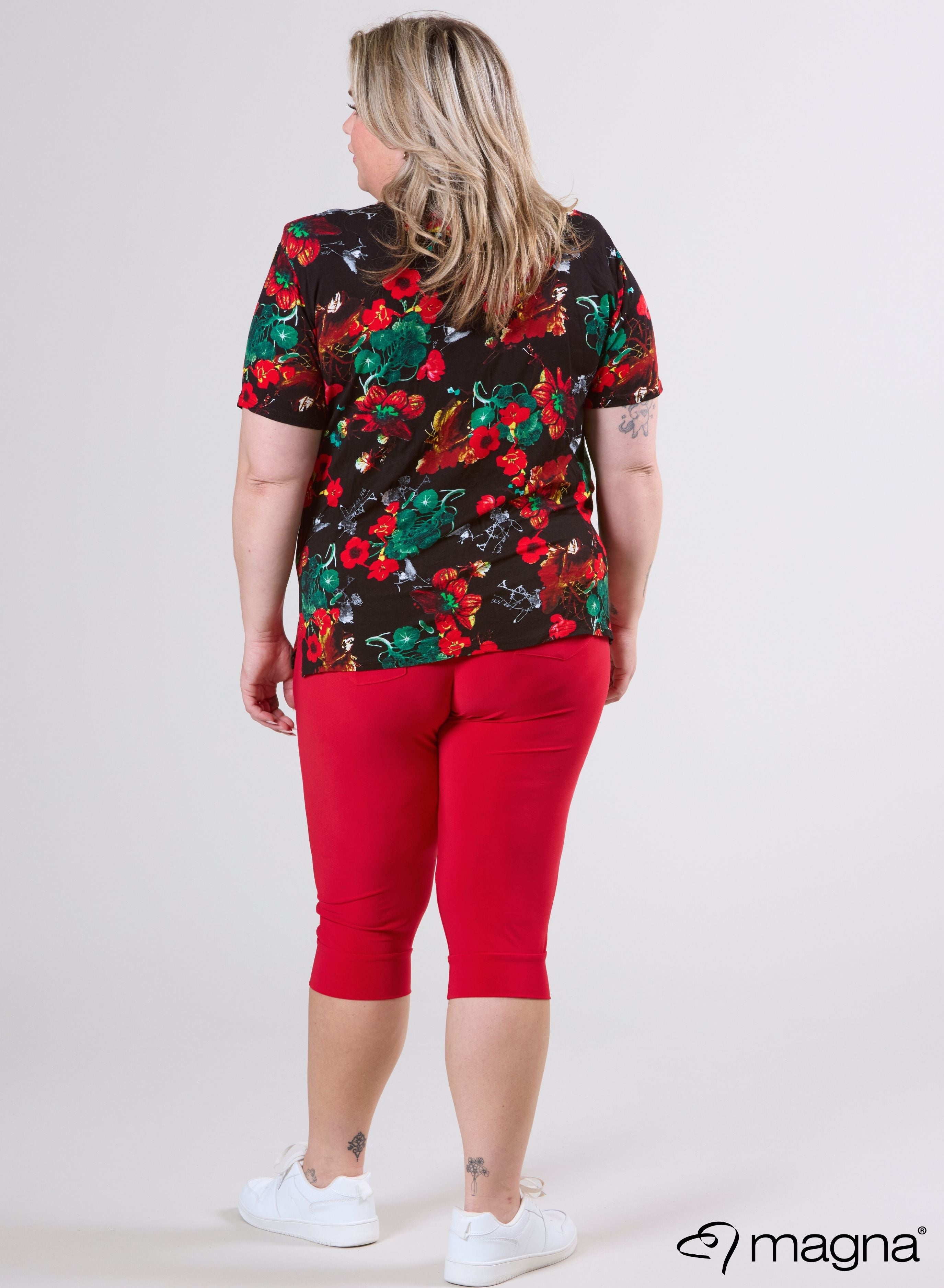 Magna Basic T-shirt Viscose Red Flower