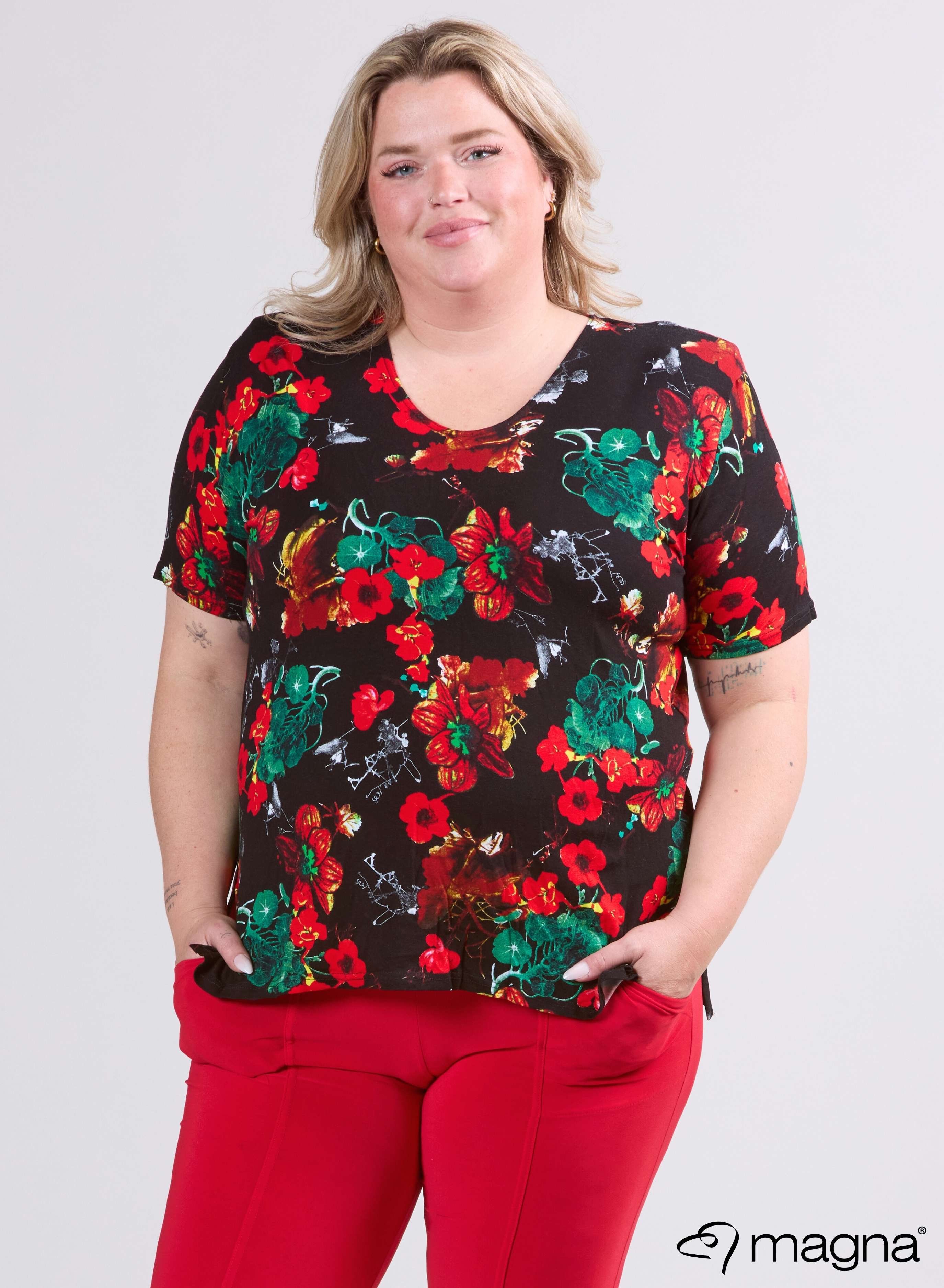 Magna Basic T-shirt Viscose Red Flower