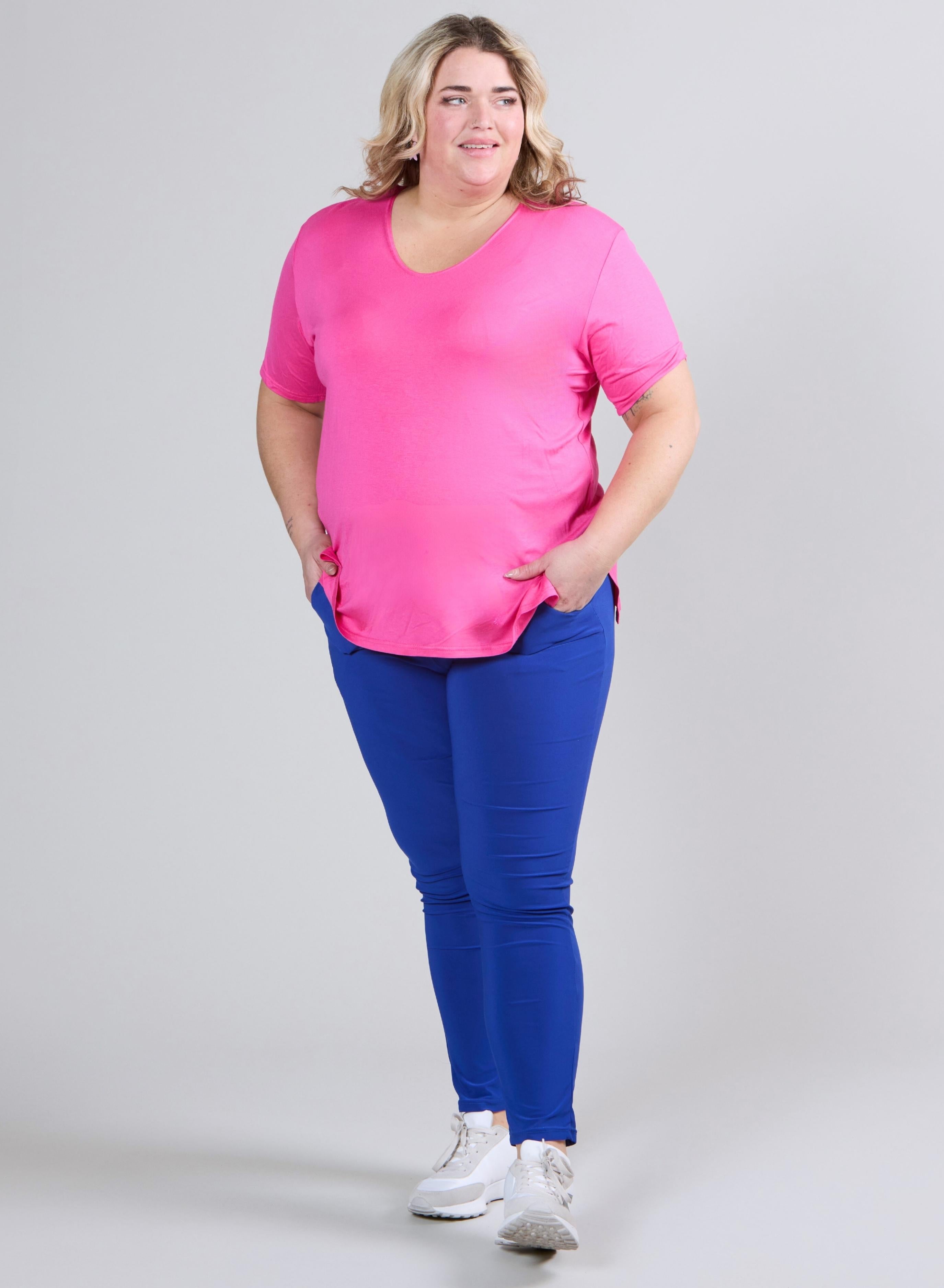 B-0004 - Basic T-shirt van viscose in fuchsia