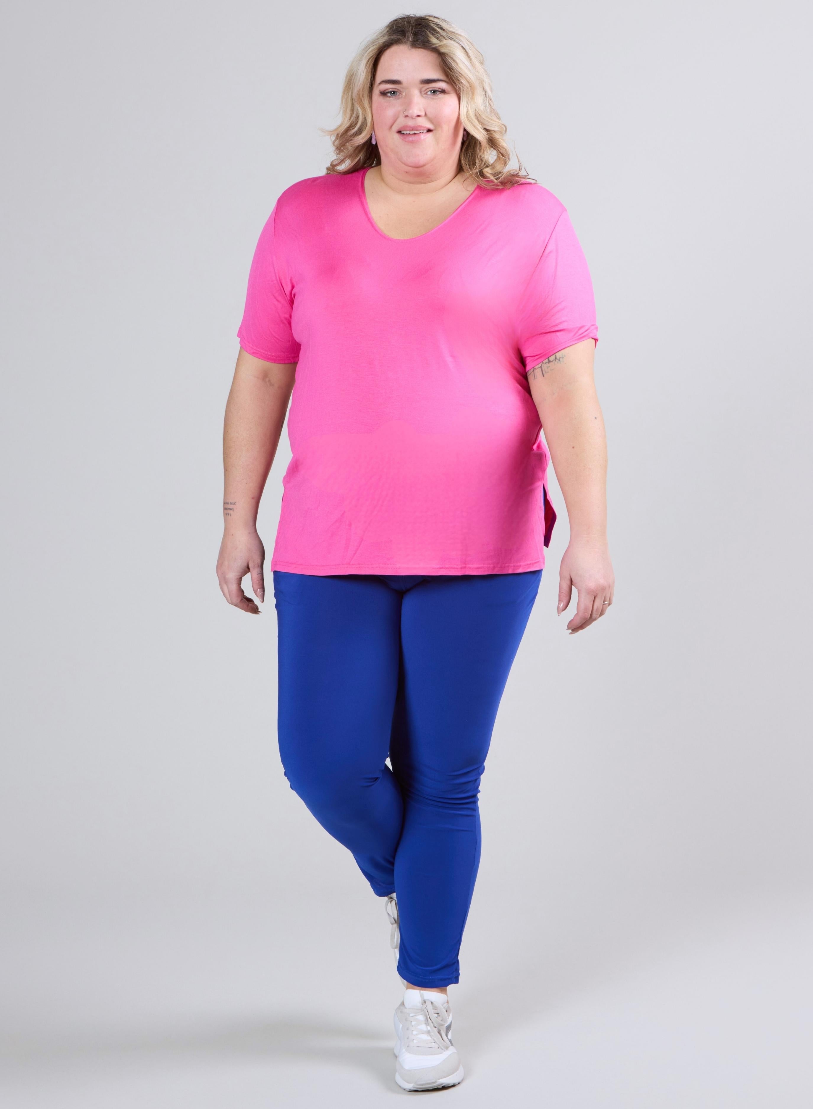 B-0004 - Basic T-shirt van viscose in fuchsia