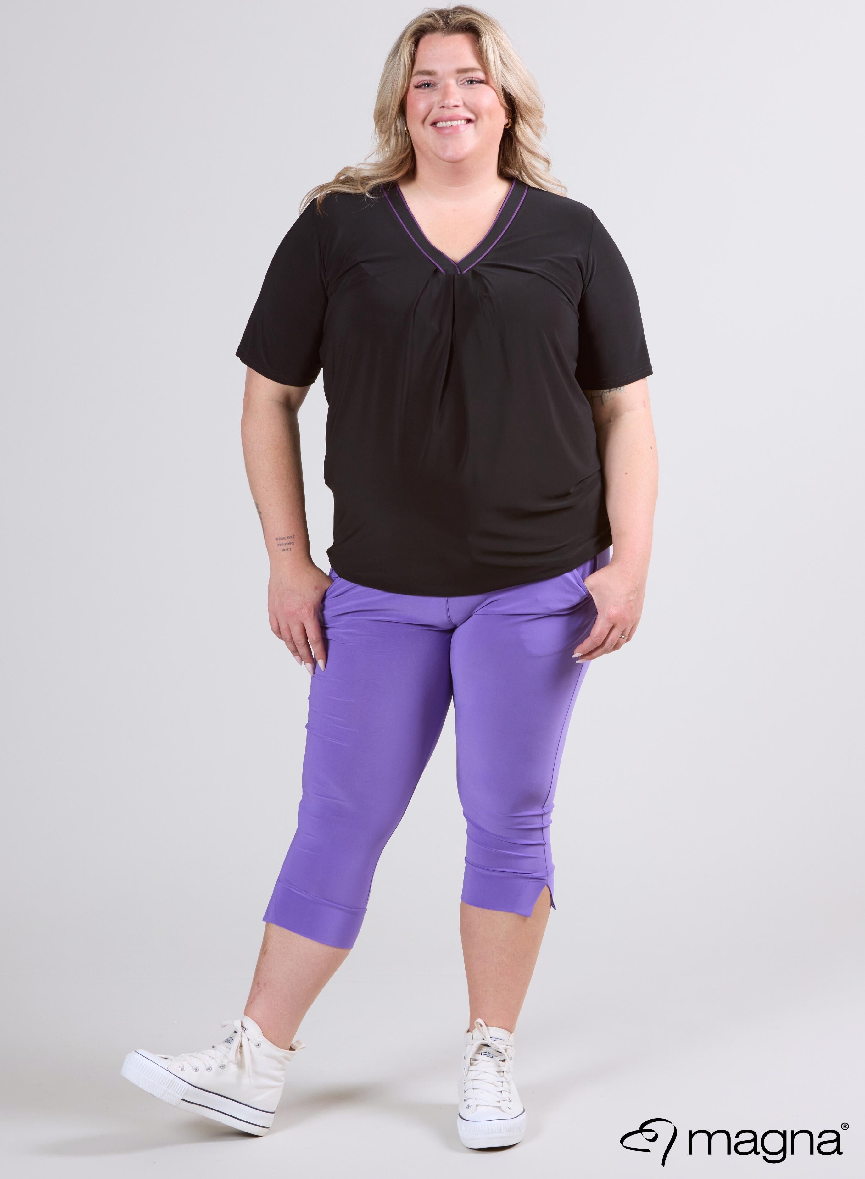 Magna V-Neck Tape Shirt Schwarz-Lila