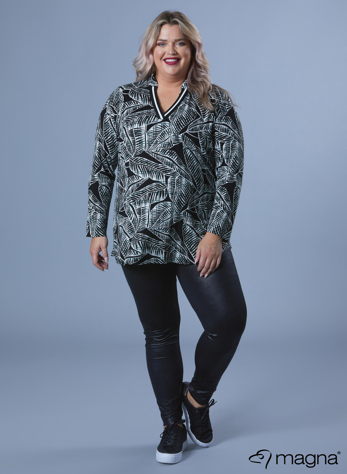 Magna V-tape Relaxed Shirt met groene bladprint