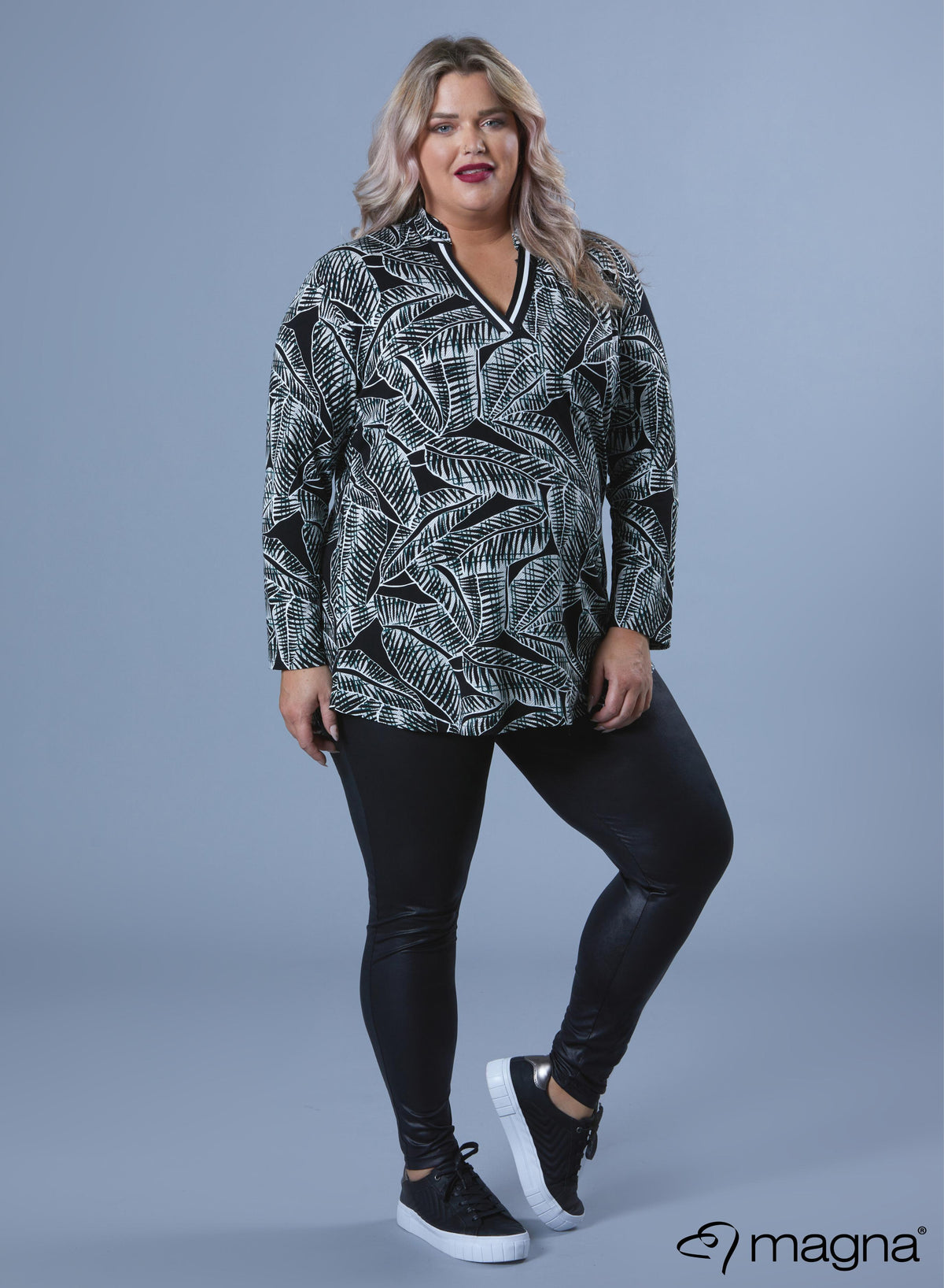 Magna V-tape Relaxed Shirt met groene bladprint