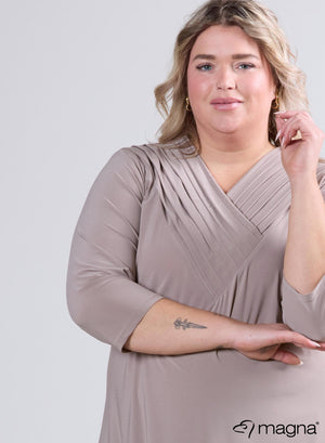 Magna effen V-vormig geplooid overhemd zandkleur