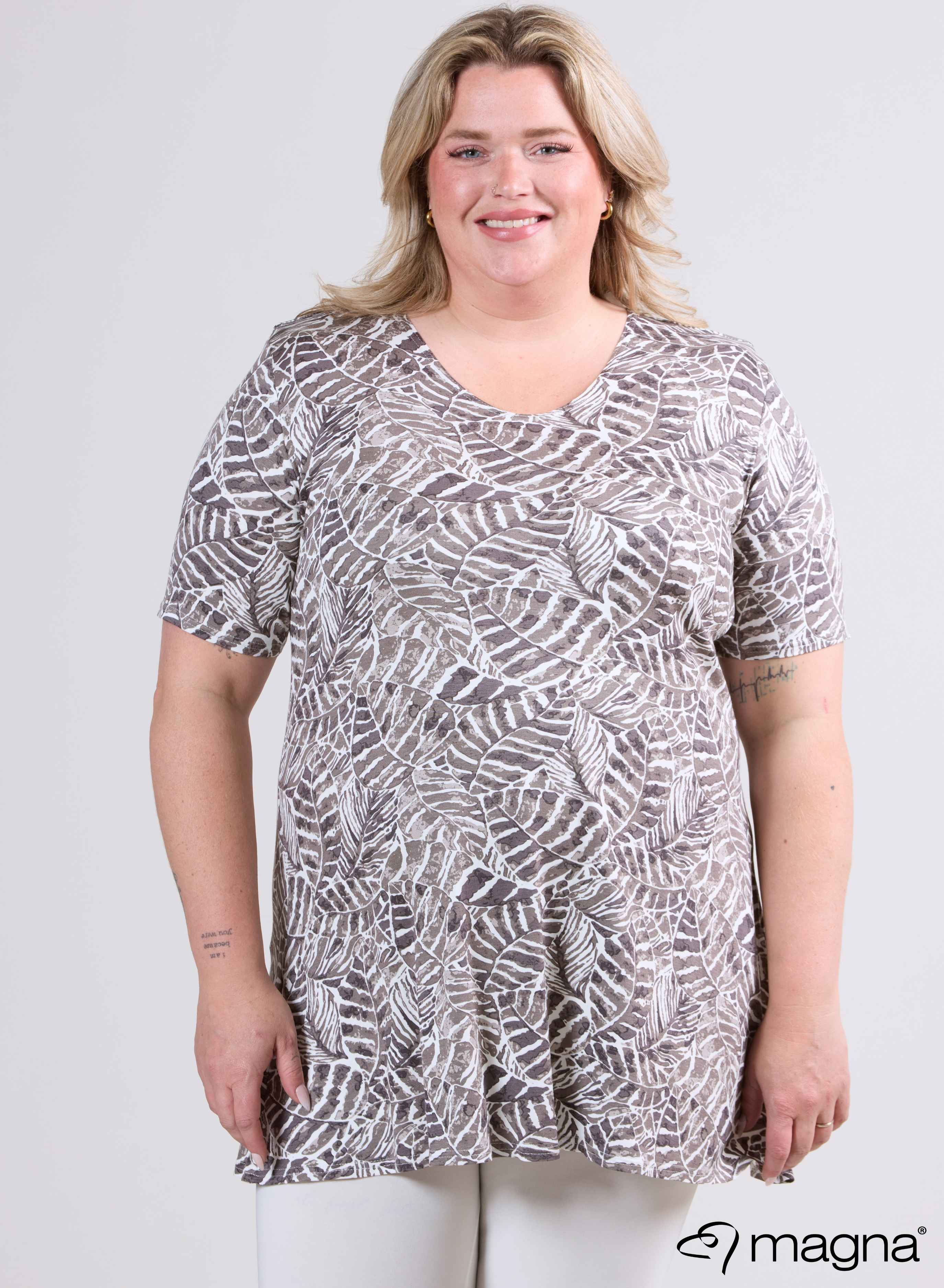 Magna shirt met korte mouwen en A-lijn model, zachte bladeren, taupe