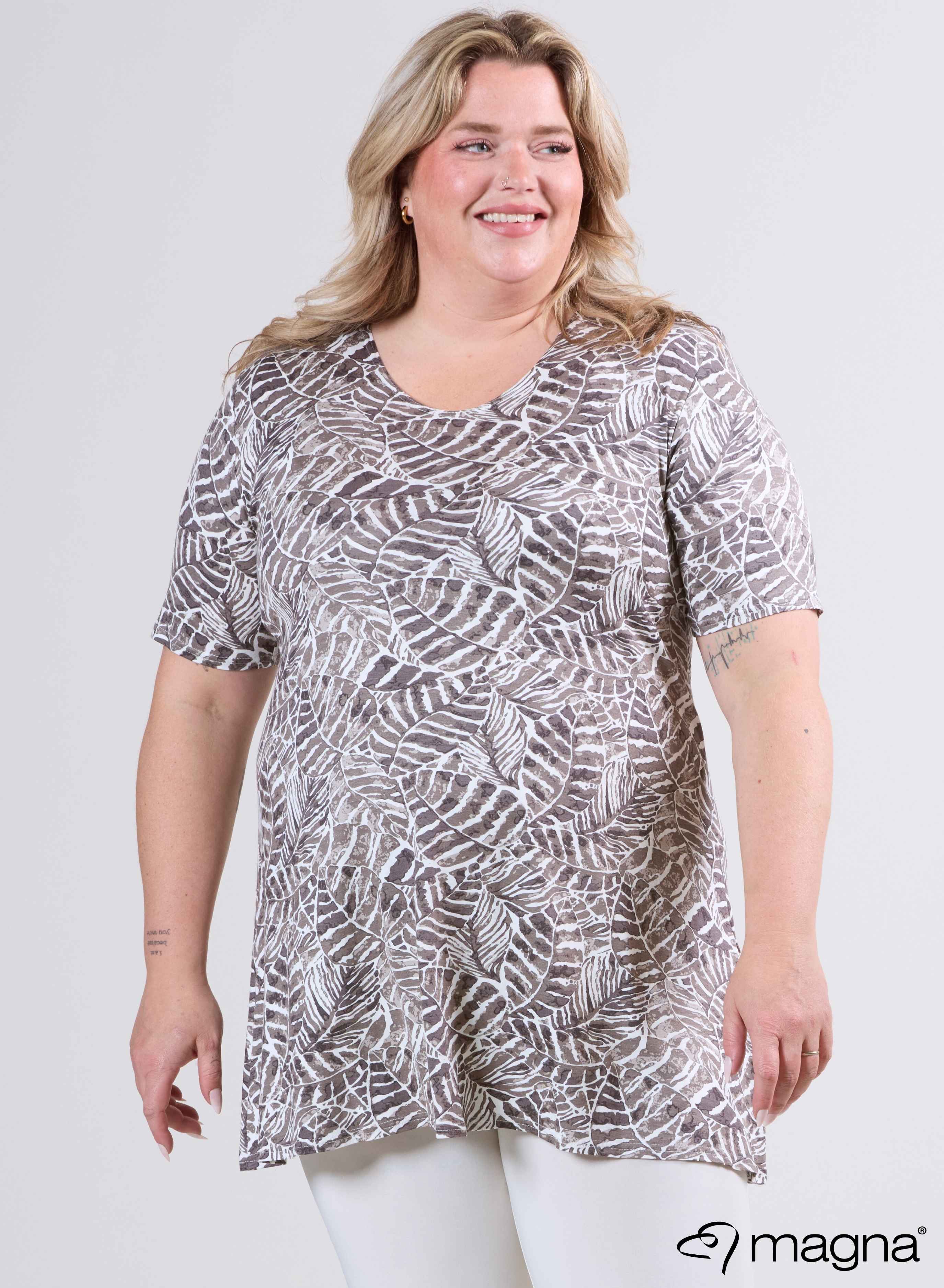 Magna shirt met korte mouwen en A-lijn model, zachte bladeren, taupe