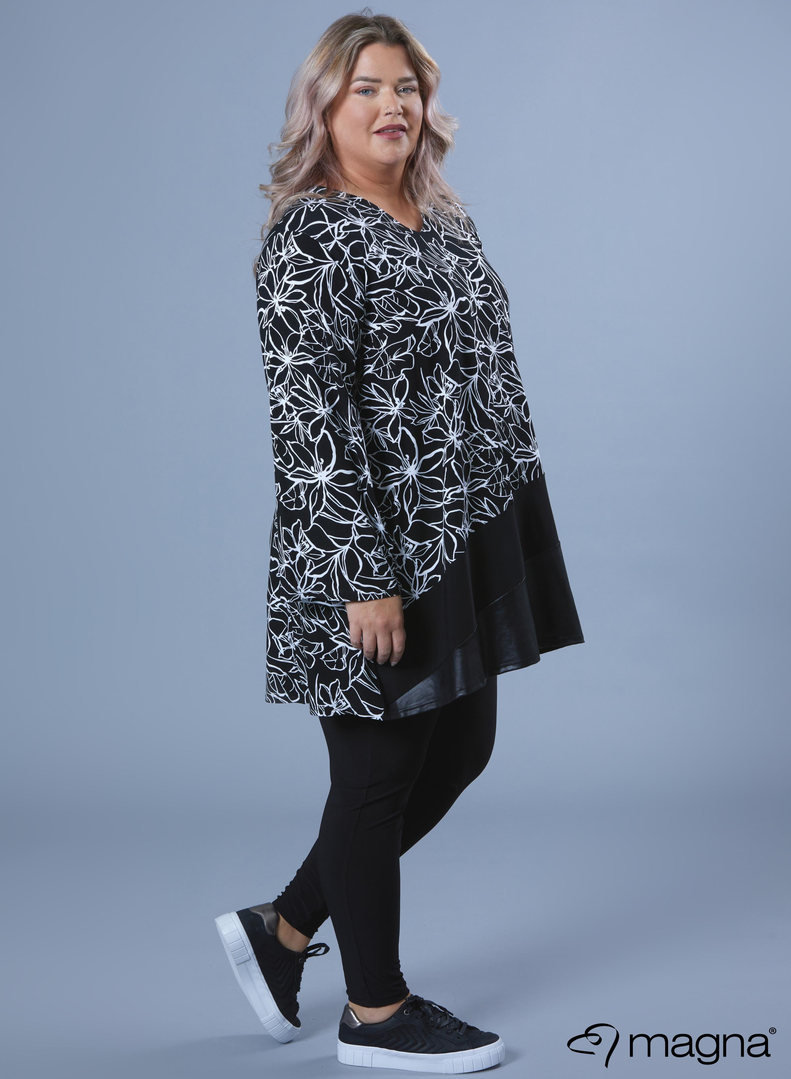 C-2024-VP - Viscose Printed Wide Tunic Leather Solid Combi Black and White Outlined Flower