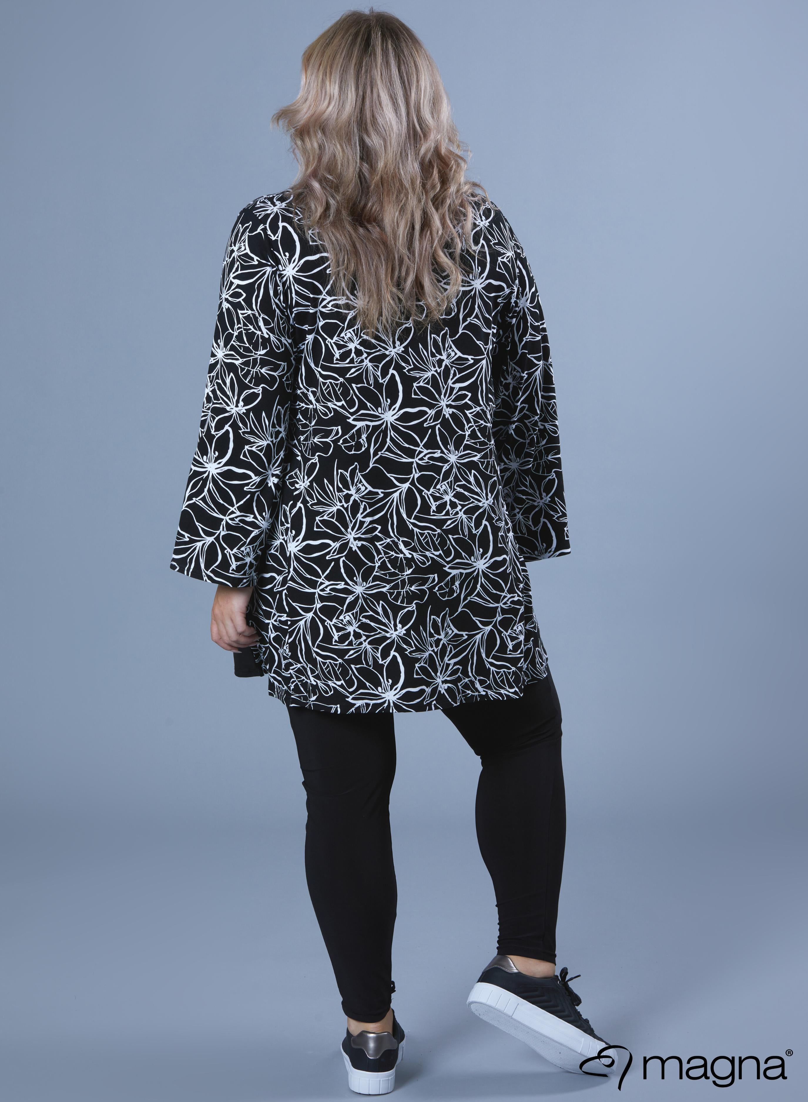 C-2024-VP - Viscose Printed Wide Tunic Leather Solid Combi Black and White Outlined Flower