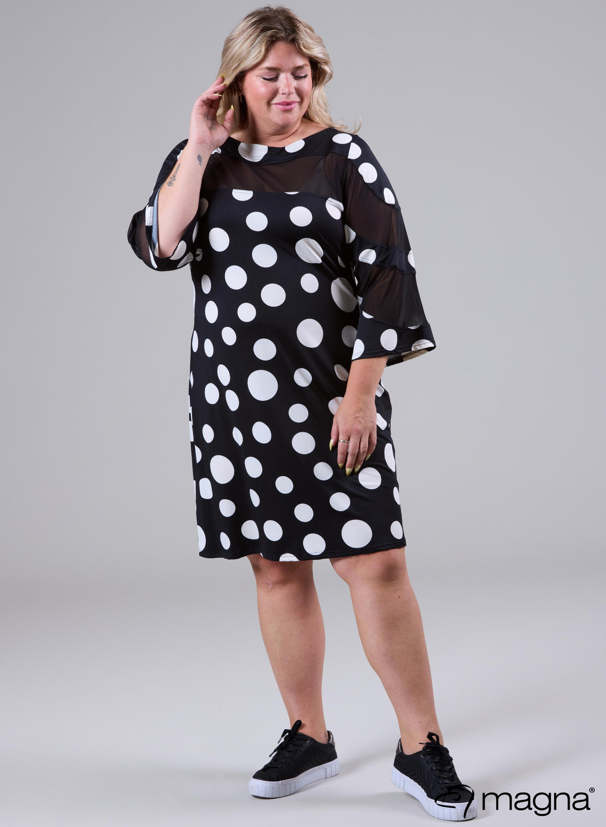 Magna Flattering Shape Chiffon Transparent Tunic Big Polka B/W