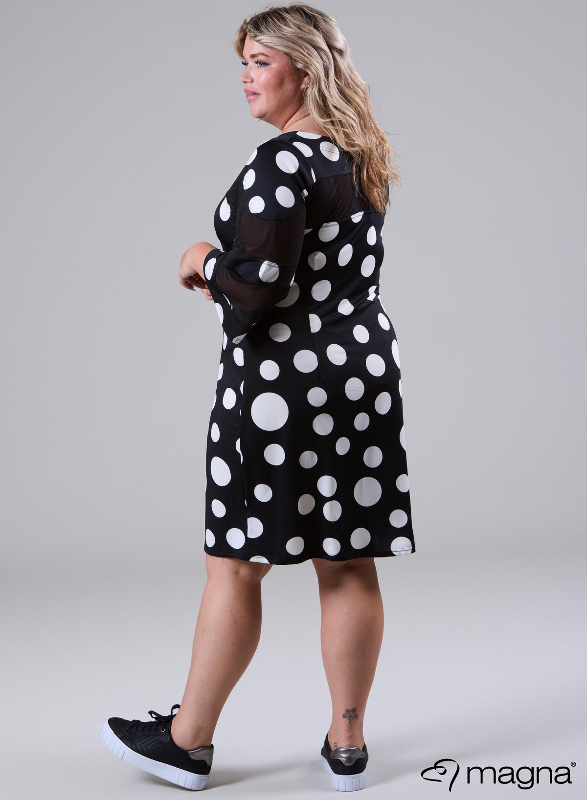 Magna Flattering Shape Chiffon Transparent Tunic Big Polka B/W