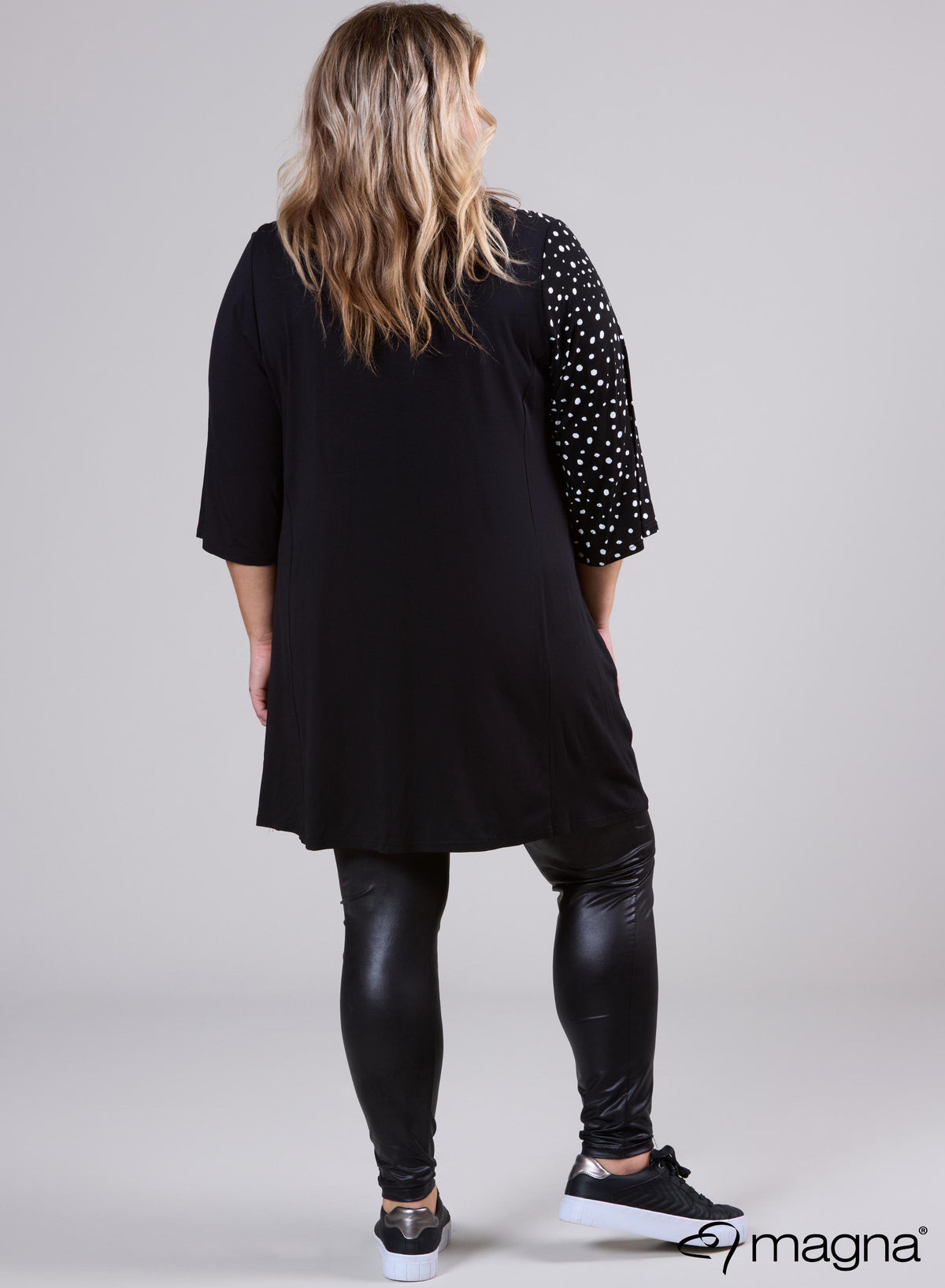Magna Combinatie Tuniek Beschilderd met Polka Zwart