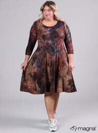 Magna Jaquard Mesh Long A-line Dress Brown Black Waves