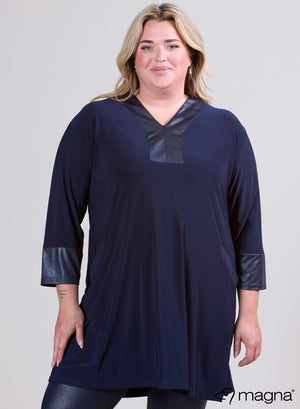 Magna V-hals tuniek met leerlook details, marineblauw