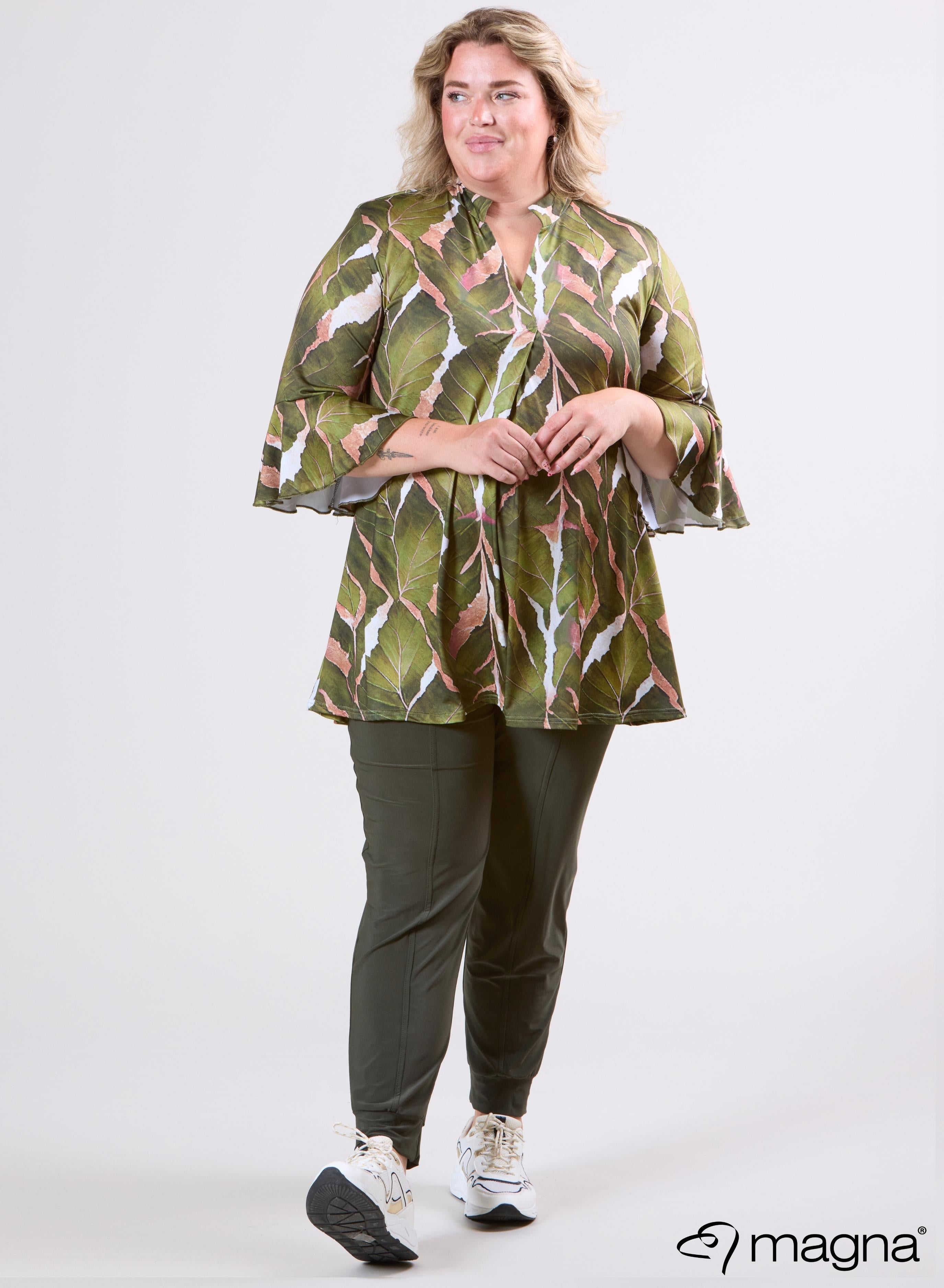 Magna Flared Mouwen en Relaxed Fit Autumn Leaves Groen