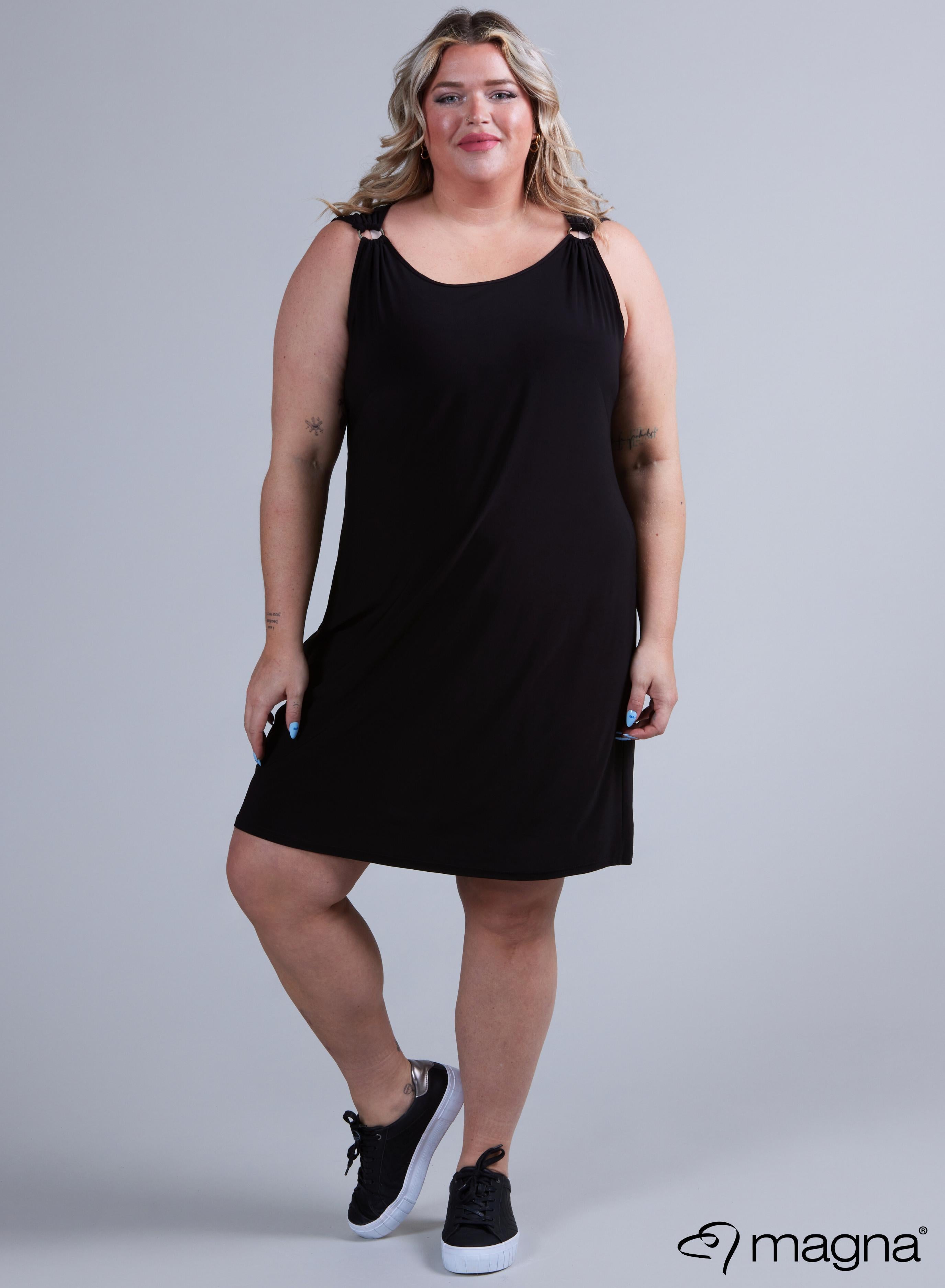C-8030 - Langes Kleid mit soliden Ringen in Schwarz