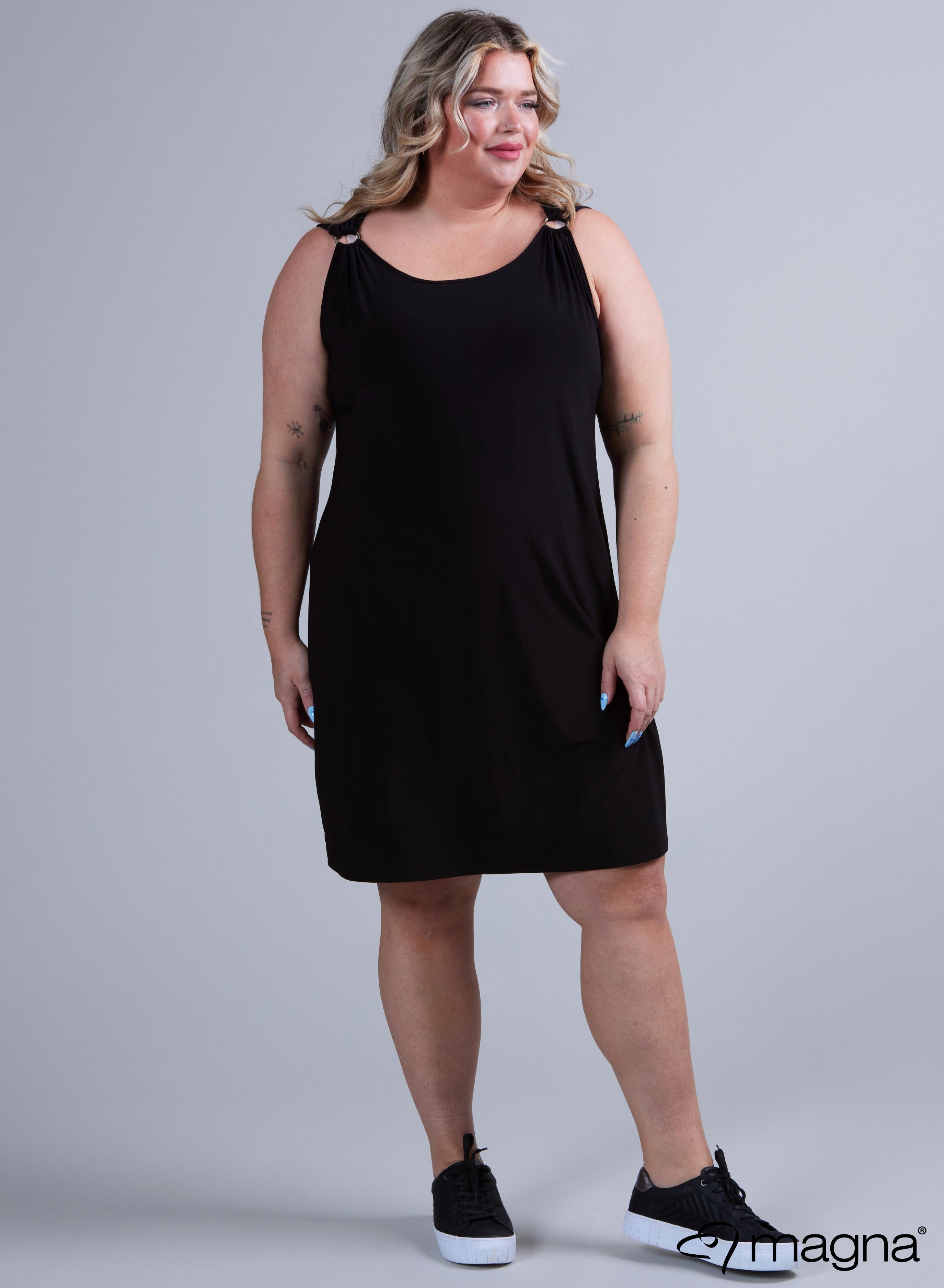 C-8030 - Langes Kleid mit soliden Ringen in Schwarz