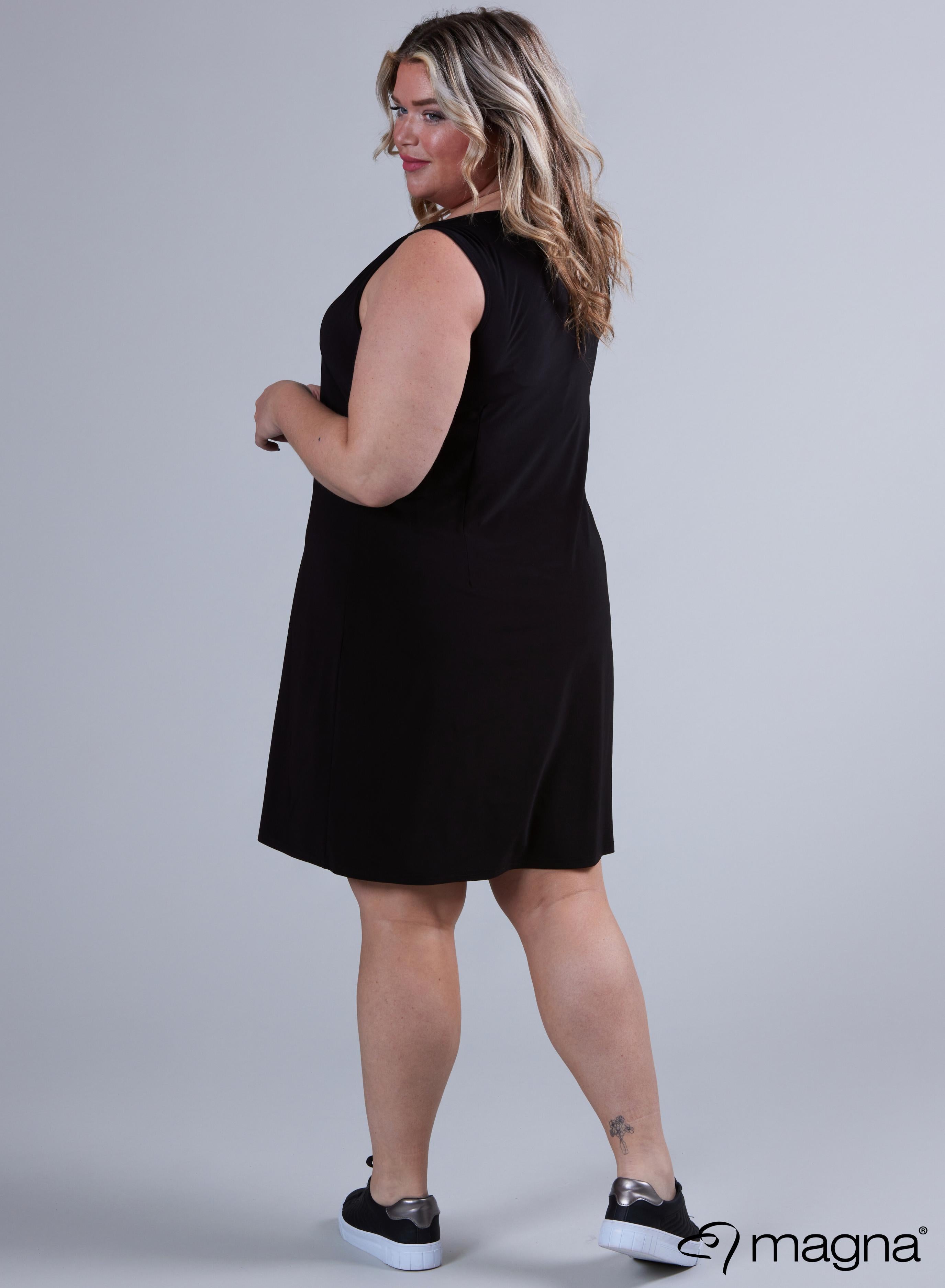 C-8030 - Langes Kleid mit soliden Ringen in Schwarz