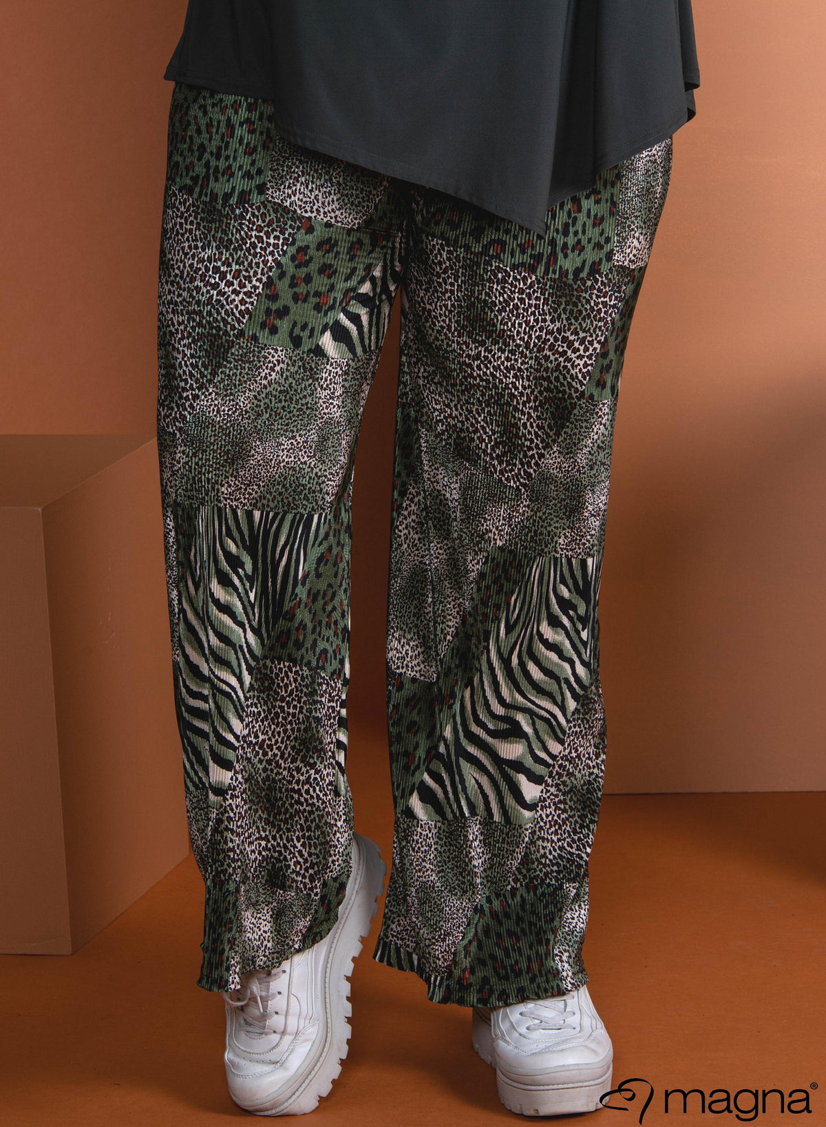 Magna Pleated Wide Leg Elastic Trouser Animal Print Khaki