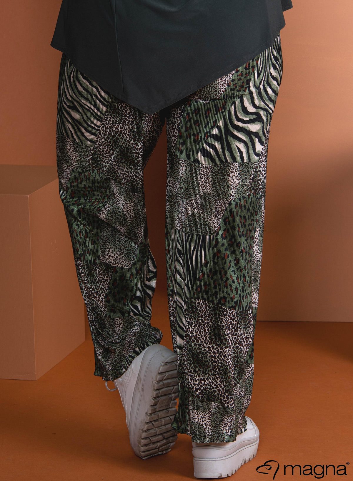 Magna Pleated Wide Leg Elastic Trouser Animal Print Khaki