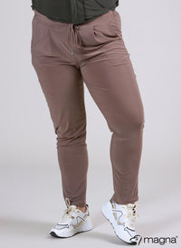 Magna Relaxed Travel Broek Taupe
