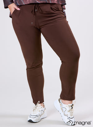 Magna Relaxed Travel Pants Brown