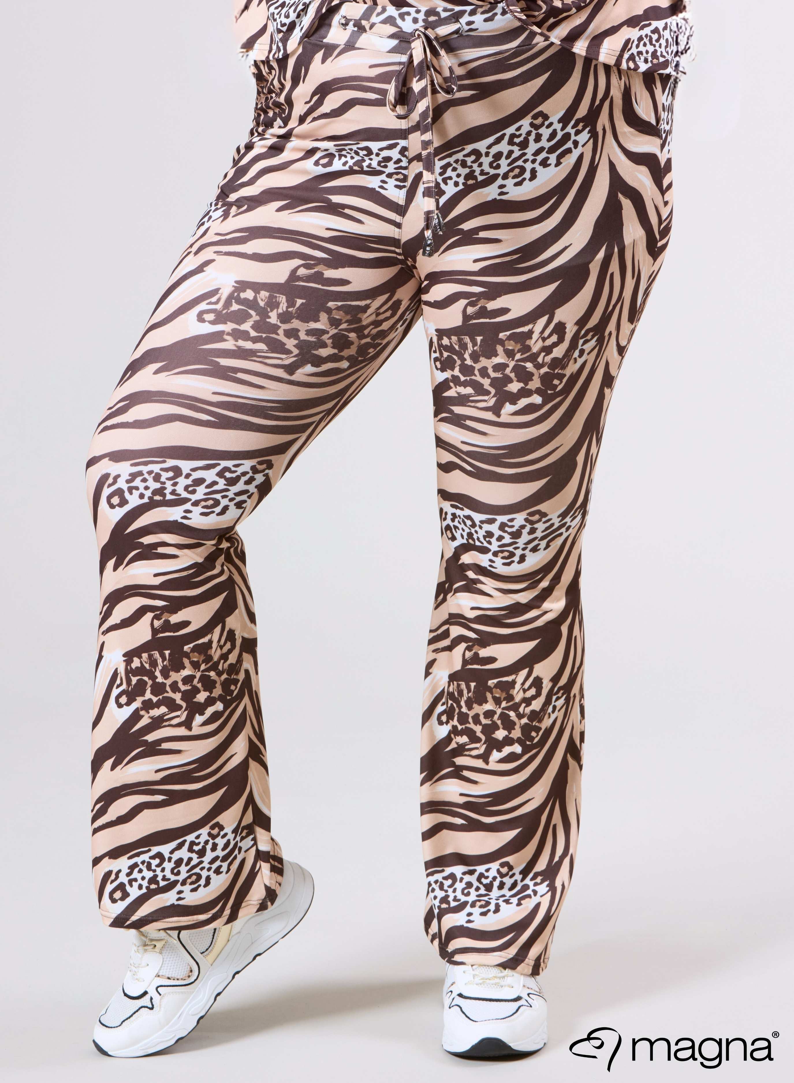 Magna Relaxed Pocket Flared Broek Animal Waves Bruin