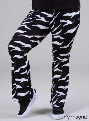 Magna Relaxed Flared Pocket Pants Zebra Zwart-Wit Print