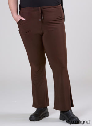 Magna Relaxed flared broek met zakken, bruin