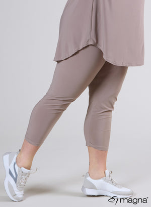 Magna Basic 3/4 Travel Legging Sand