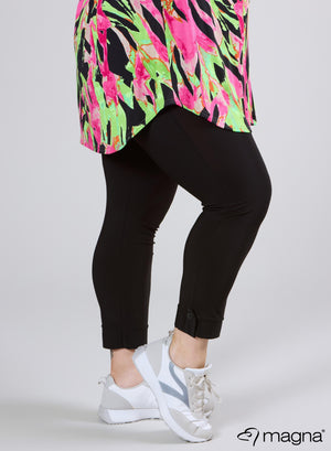 Magna Leggings mit Knopfdetail in Schwarz