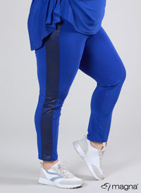 F-0037 - Zijdelingse legging met lederlookstrepen, effen kleur, koningsblauw