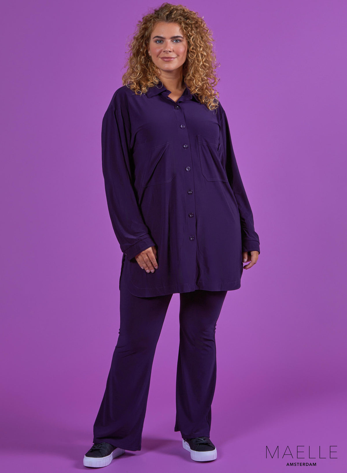 Maelle oversized blouse met knoopjes, effen donkerpaars