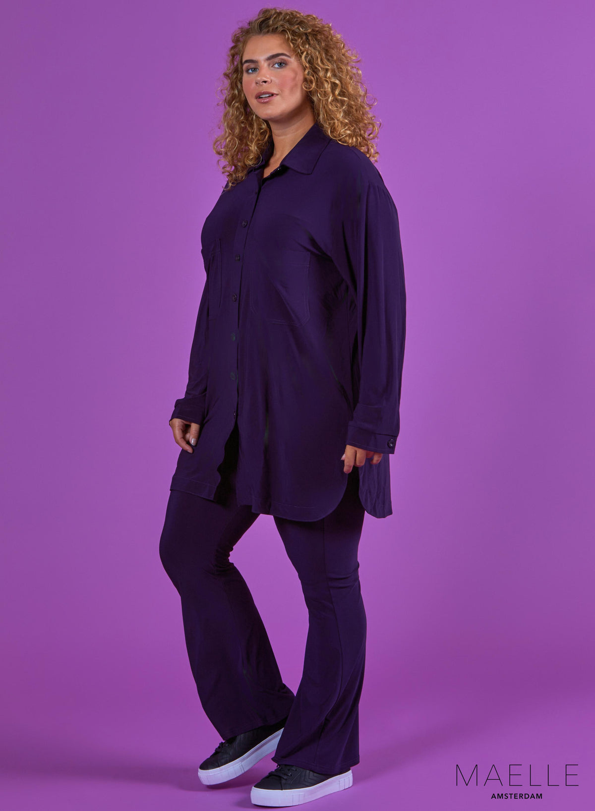 Maelle oversized blouse met knoopjes, effen donkerpaars