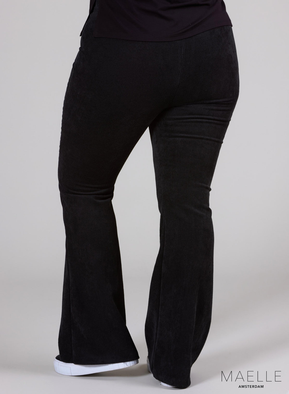 Maelle Curdoroy flared broek zwart