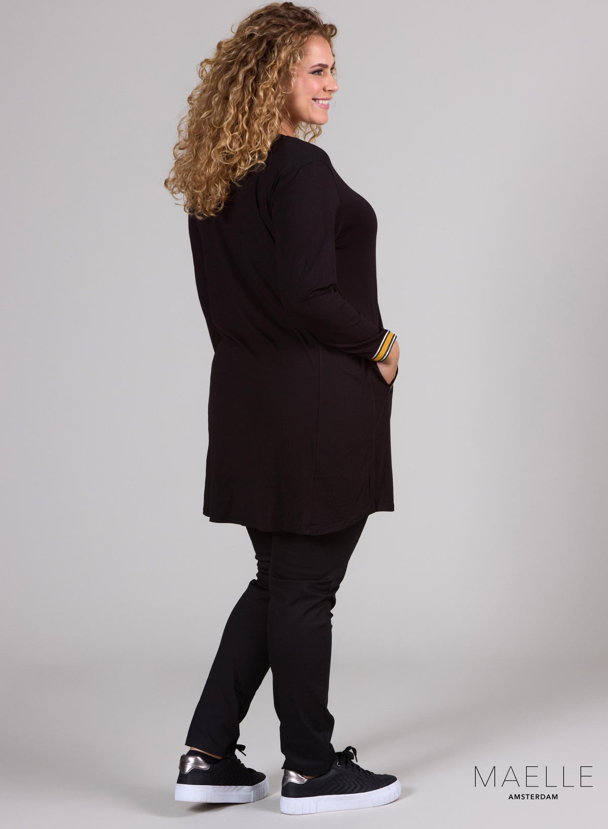 Maelle Simple V-Ausschnitt Tunika Musterd Trim
