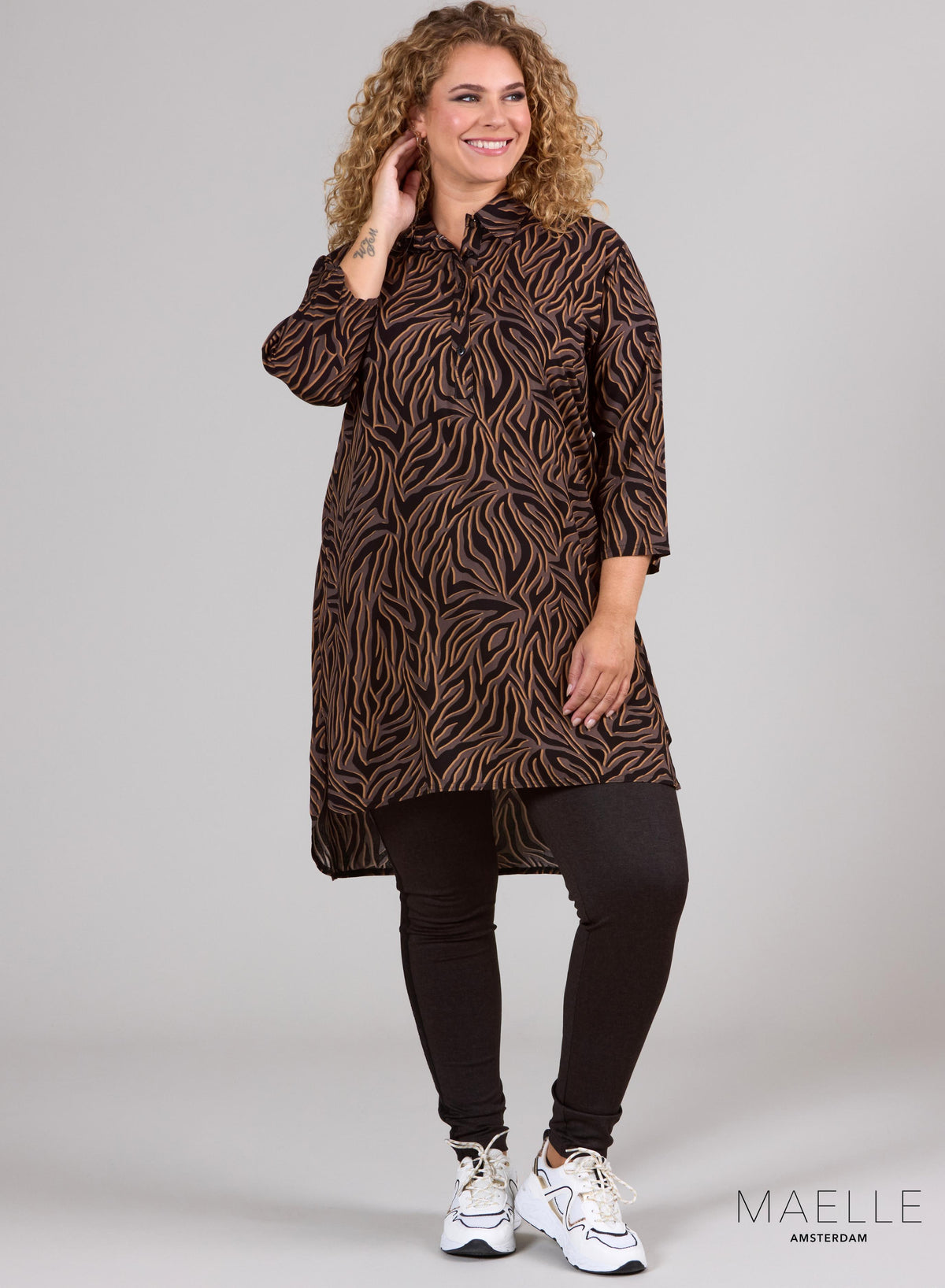 Maelle Tuniek met knoopsluiting, viscose met zebraprint, bruin