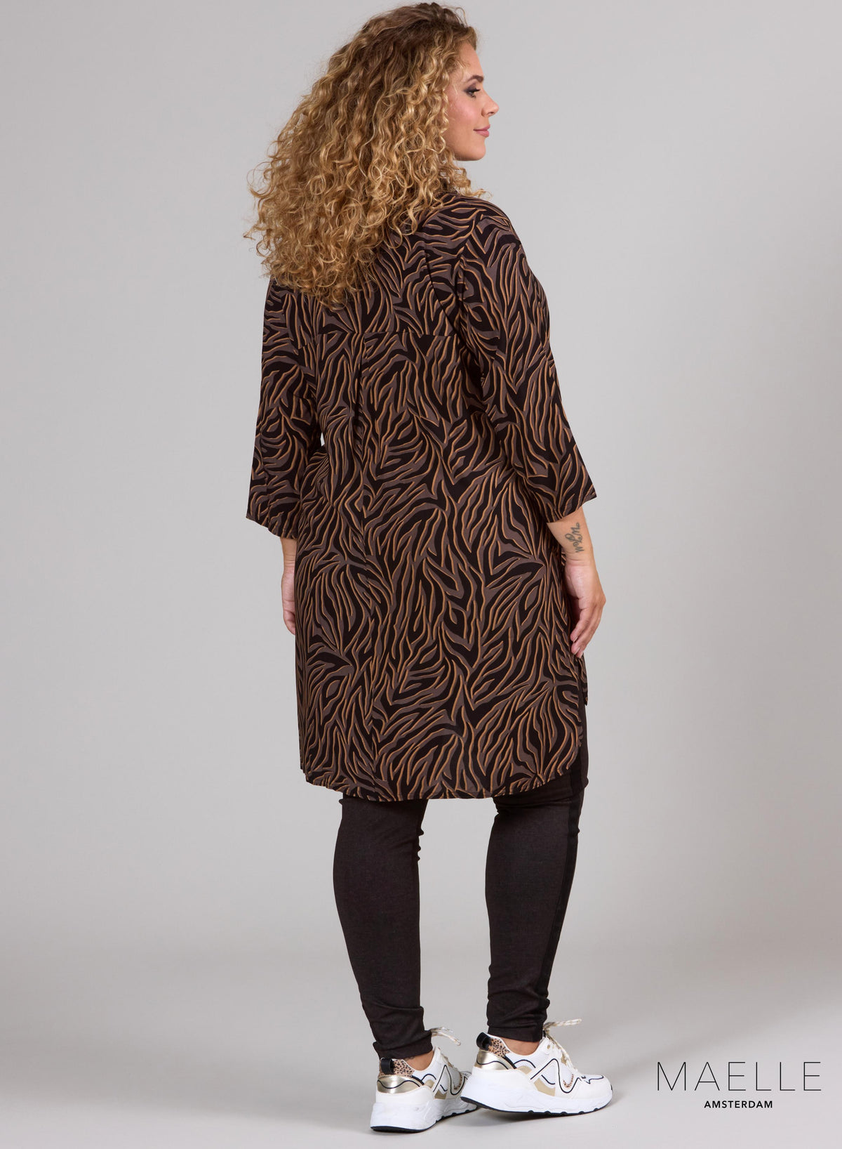 Maelle Tuniek met knoopsluiting, viscose met zebraprint, bruin