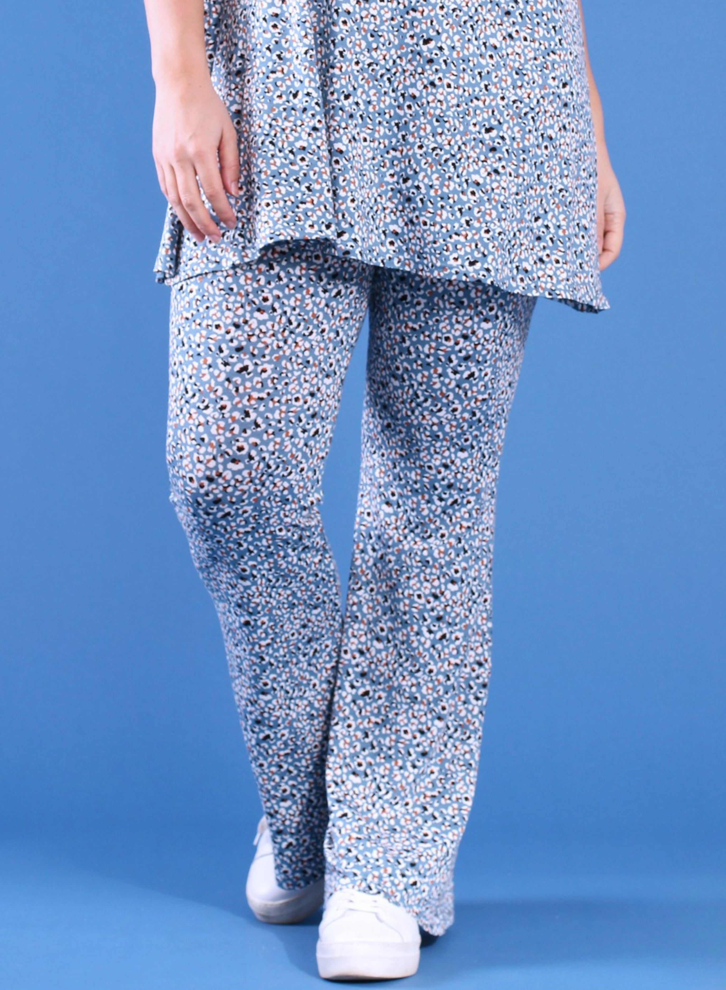 Maelle Viscose Print Flared  Trouser Blue Small Print