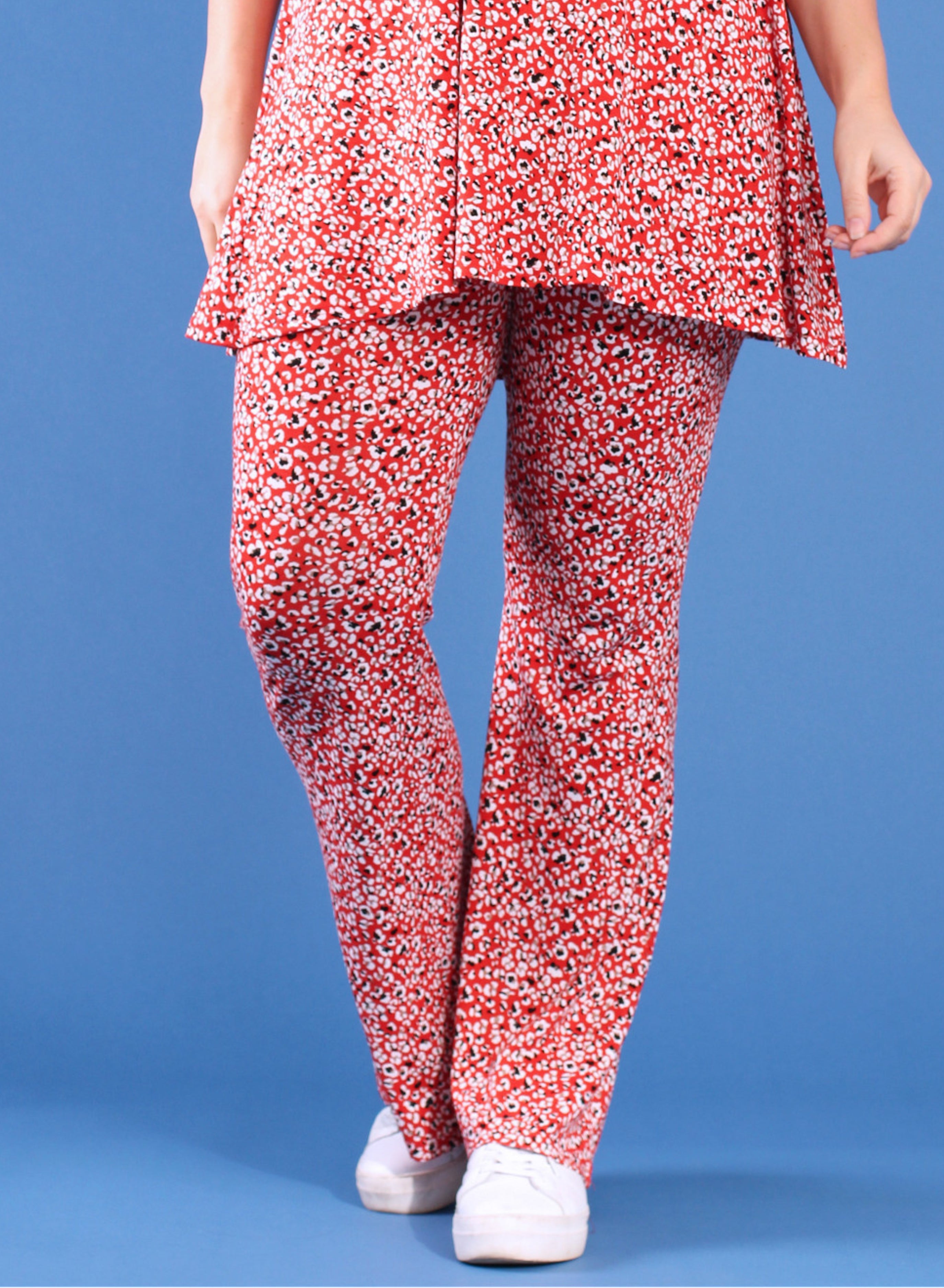 Maelle Viscose Print Flared Broek Rood Kleine Print