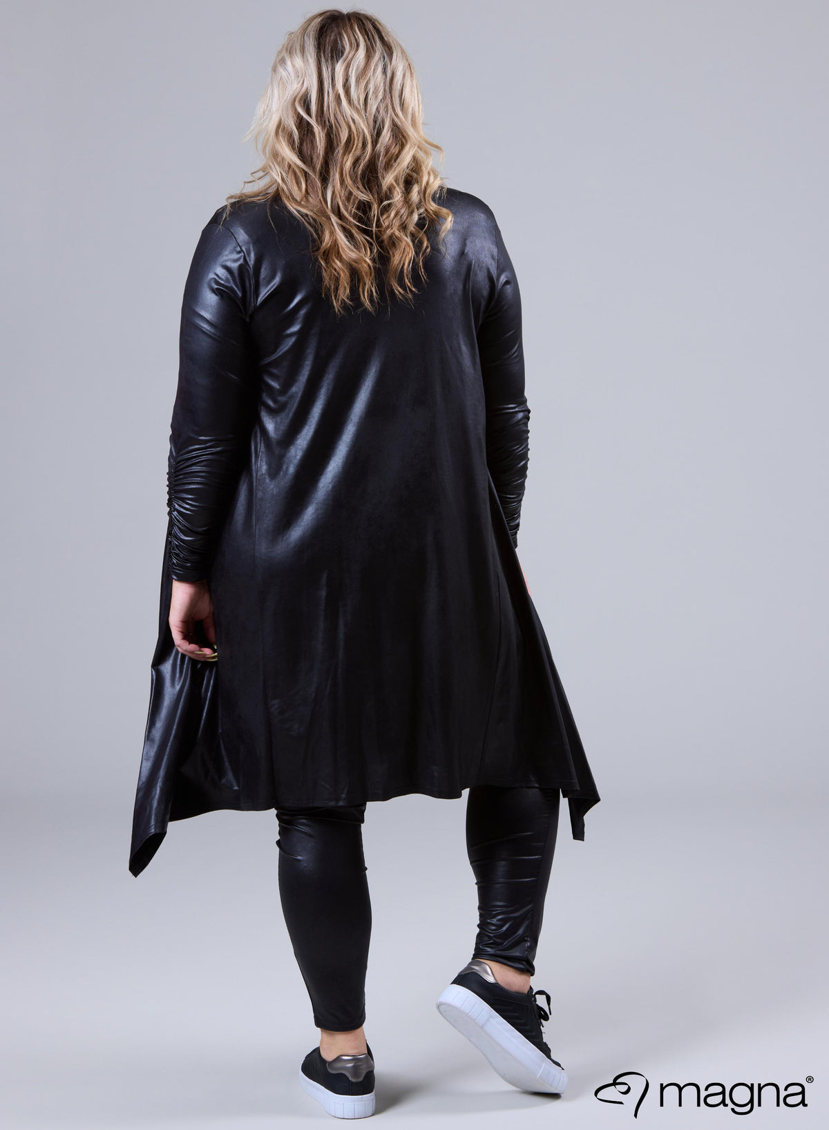 Magna Leather Look Edgy Cover Black