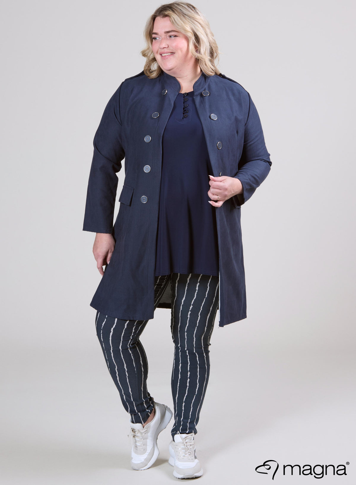 Magna Suede Feel Jacke mit Knopfdetails, Marineblau