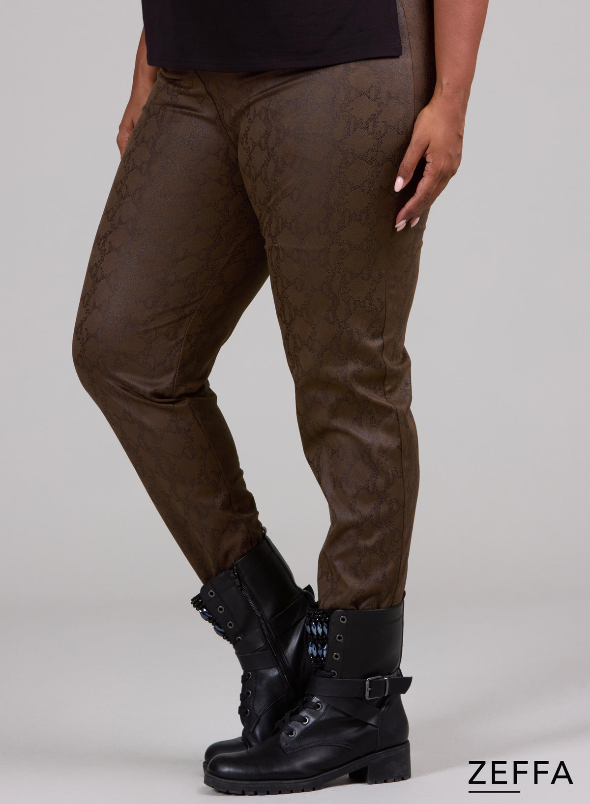 Zeffa – Leggings in schwerer Lederoptik in Khaki-Schlangenoptik