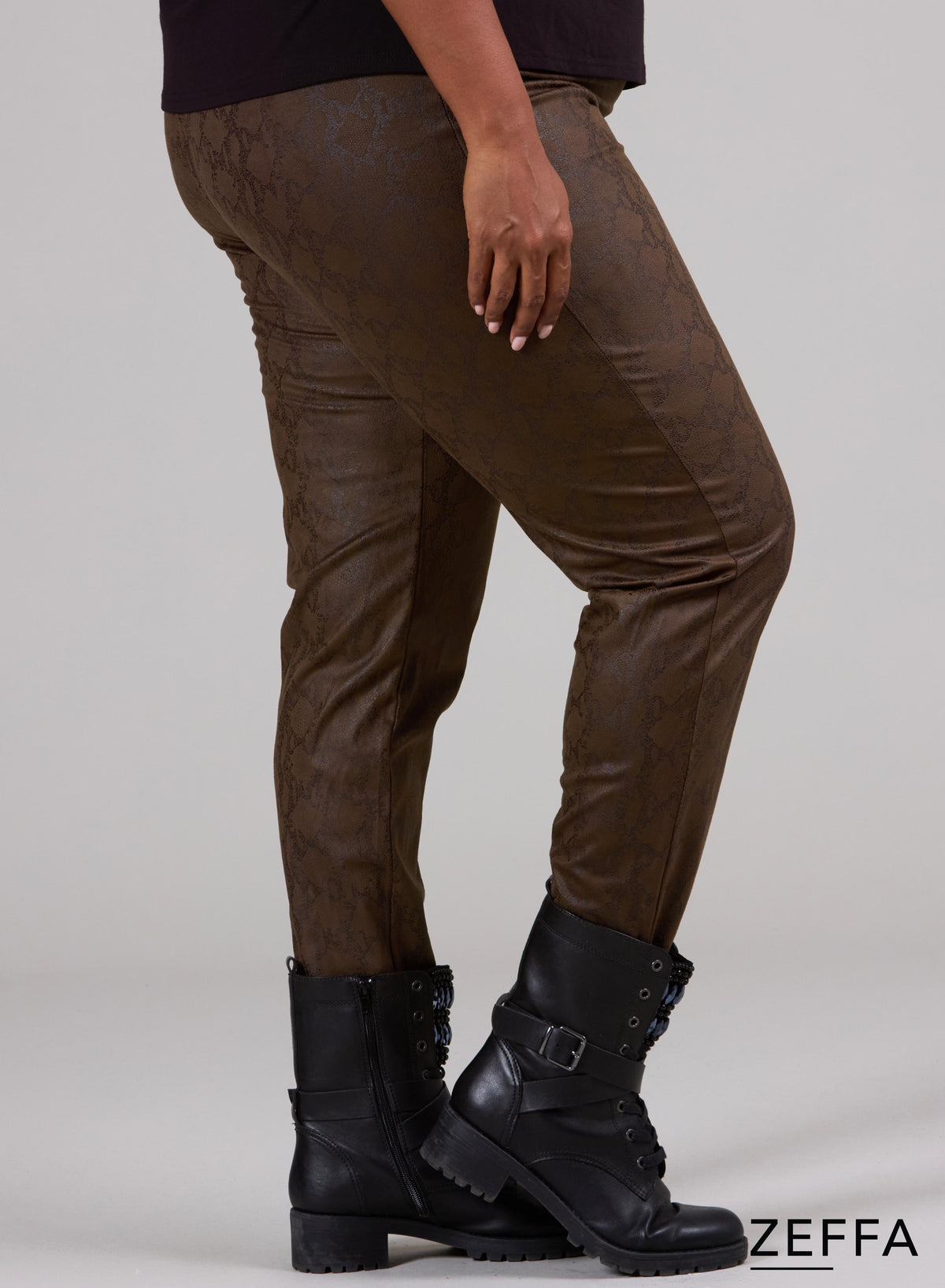 Zeffa – Leggings in schwerer Lederoptik in Khaki-Schlangenoptik