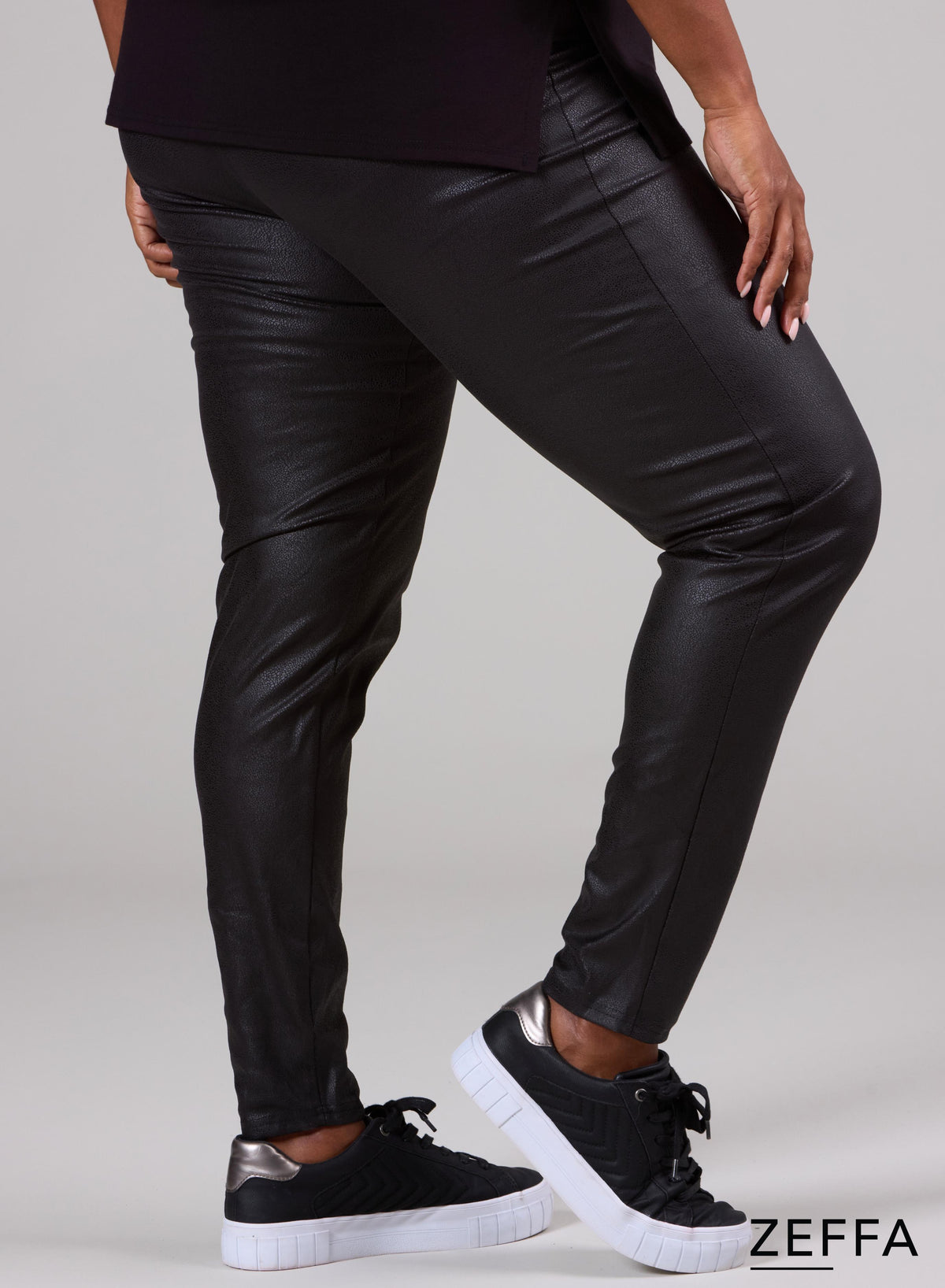 Zeffa Leggings in schwerer Lederoptik, Schwarz