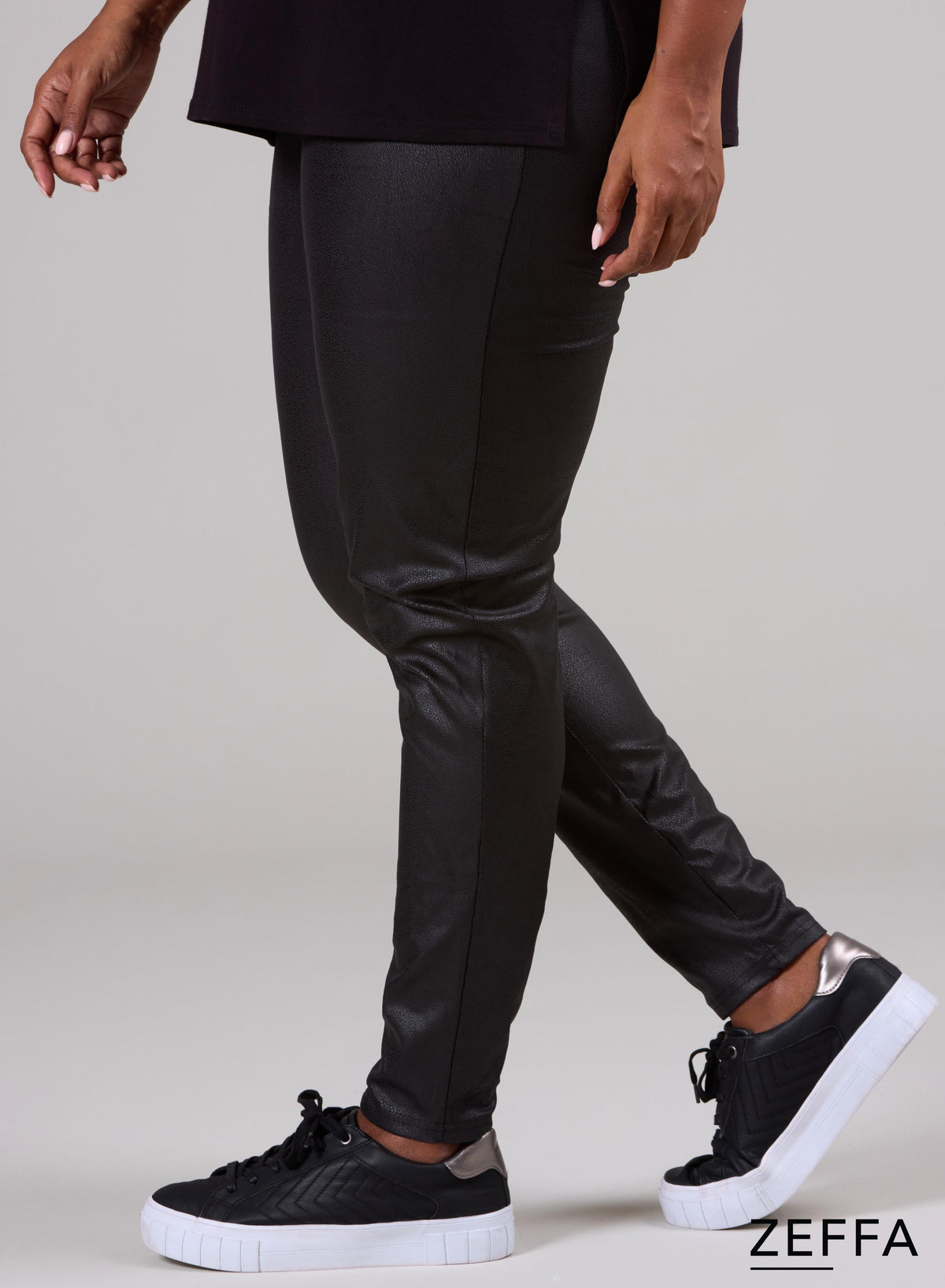 Zeffa Leggings in schwerer Lederoptik, Schwarz