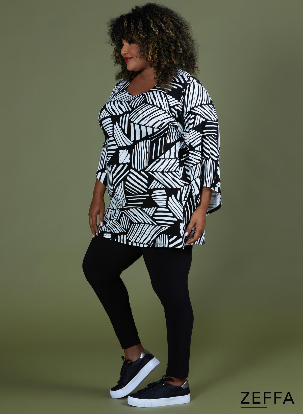Zeffa Tuniek met wijde mouwen, zwart-wit patroon