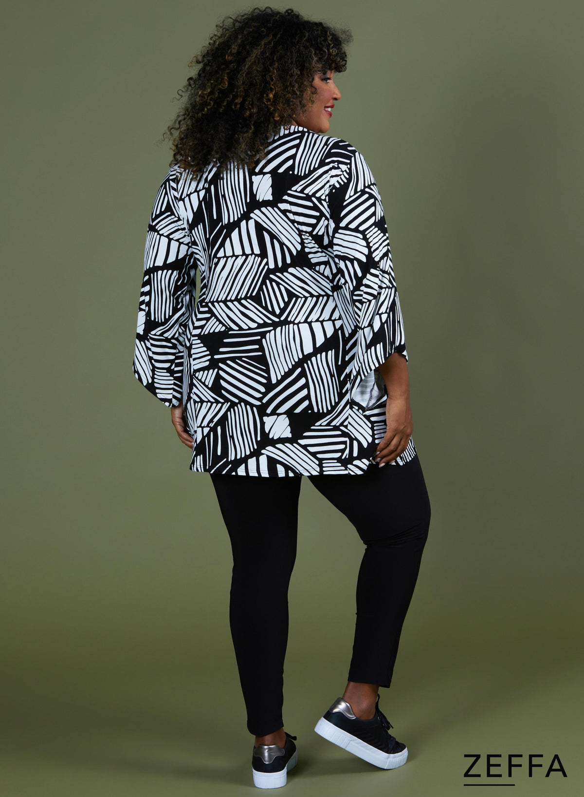 Zeffa Tuniek met wijde mouwen, zwart-wit patroon